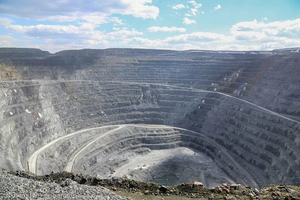 Кия шалтырский нефелиновый рудник белогорск. Восточный рудник коашва. Кшнр белогорск. Нефелиновый рудник. Нефелиновый рудник белогорск.