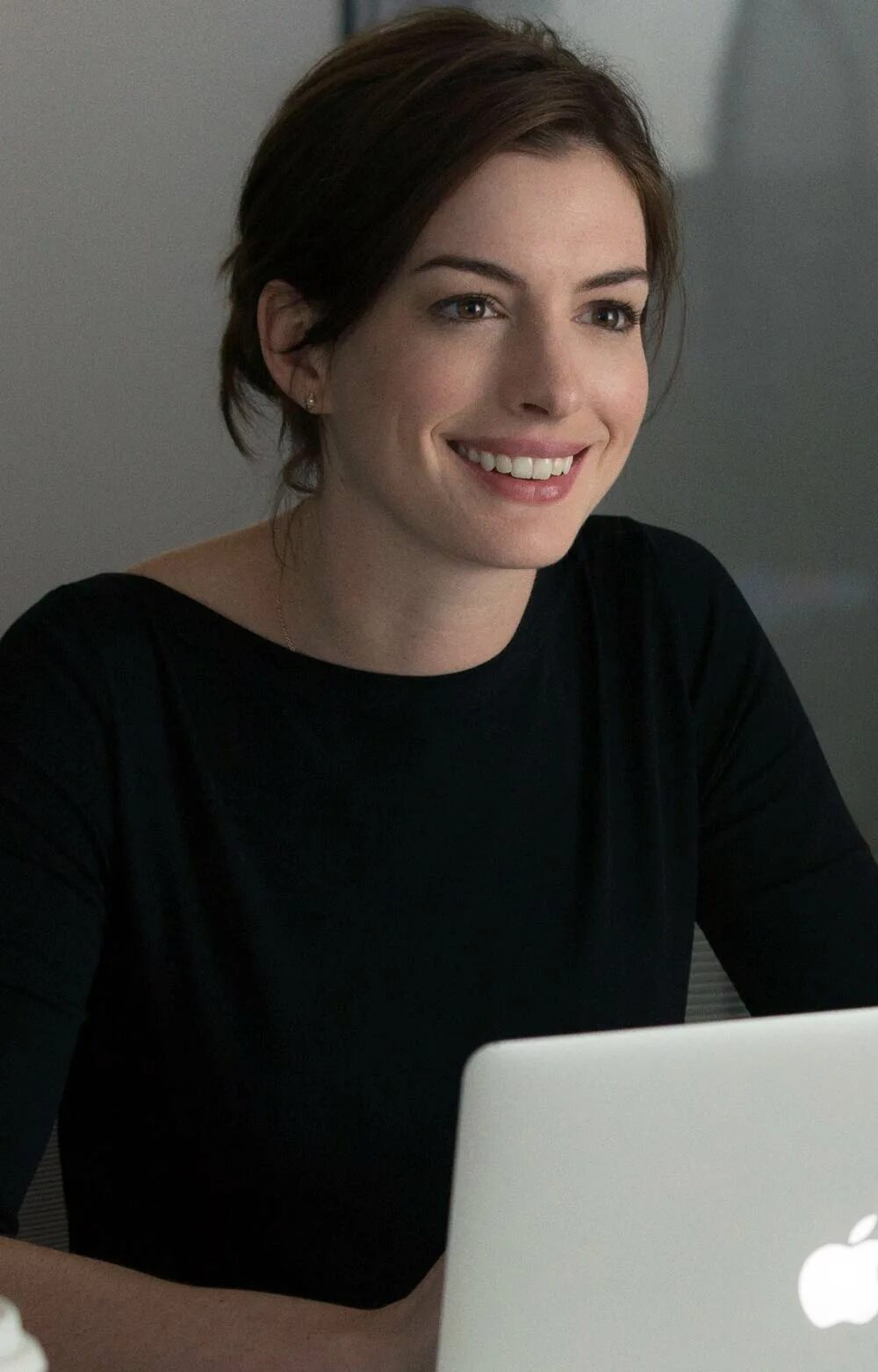 Энн хэтэуэй стажер. Хэтэуэй стажер. Хэтэуэй стажер. Энн хэтэуэй стажер. Энн хэтэуэй в фильме стажер.