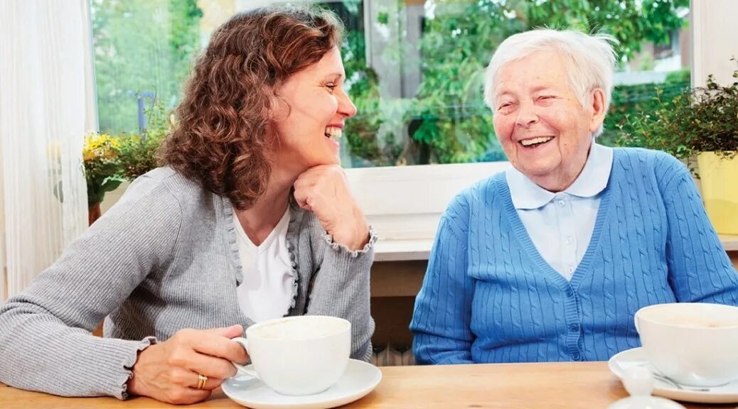 пожилая женщина. пожилые люди. встречается у пожилых людей. пожилые люди. проблемы пожилых людей.