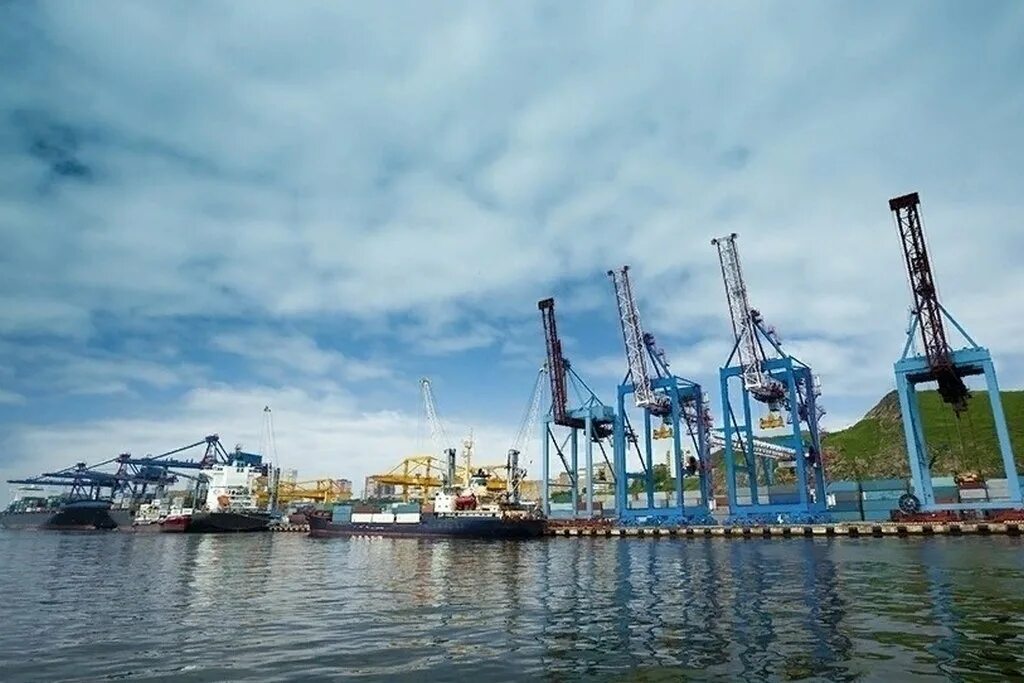 Дагестан махачкалинский порт. Морпорт махачкала. Морской порт мариуполь. Морские порты в дагестане. Сайт махачкалинского морского торгового порта.