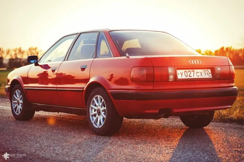 Ауди 80 б4 почему. Ауди 80 в4. Ауди 80 б3. Audi 80 b4 Red. Ауди 80 б3 кватро.