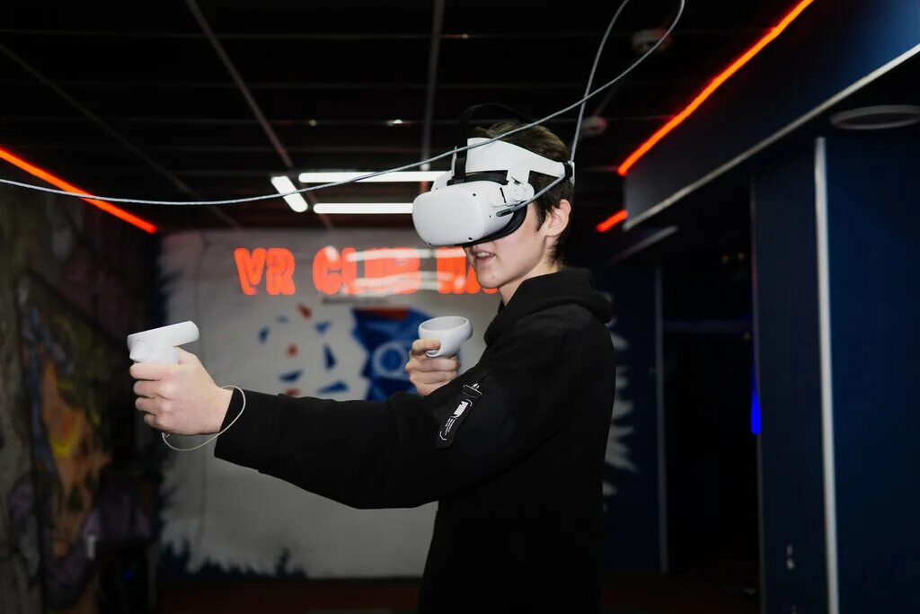 Vr club хабаровск. Vr клуб уфа. Vr клуб. Клубе виртуальной реальности vr hab. Клуб виртуальной реальности.