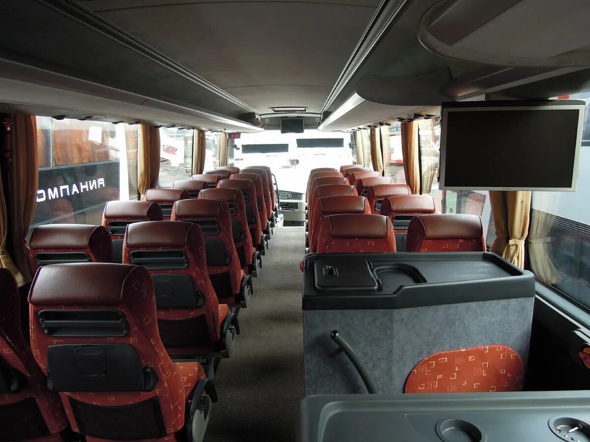 Расписание переправы захарково речной вокзал северный. Автобус вольво 9700 салон. Неоплан 49 автобус расположение мест. Схема расположения автобуса 51 места ютонг. Электроавтобусы хендай салон.