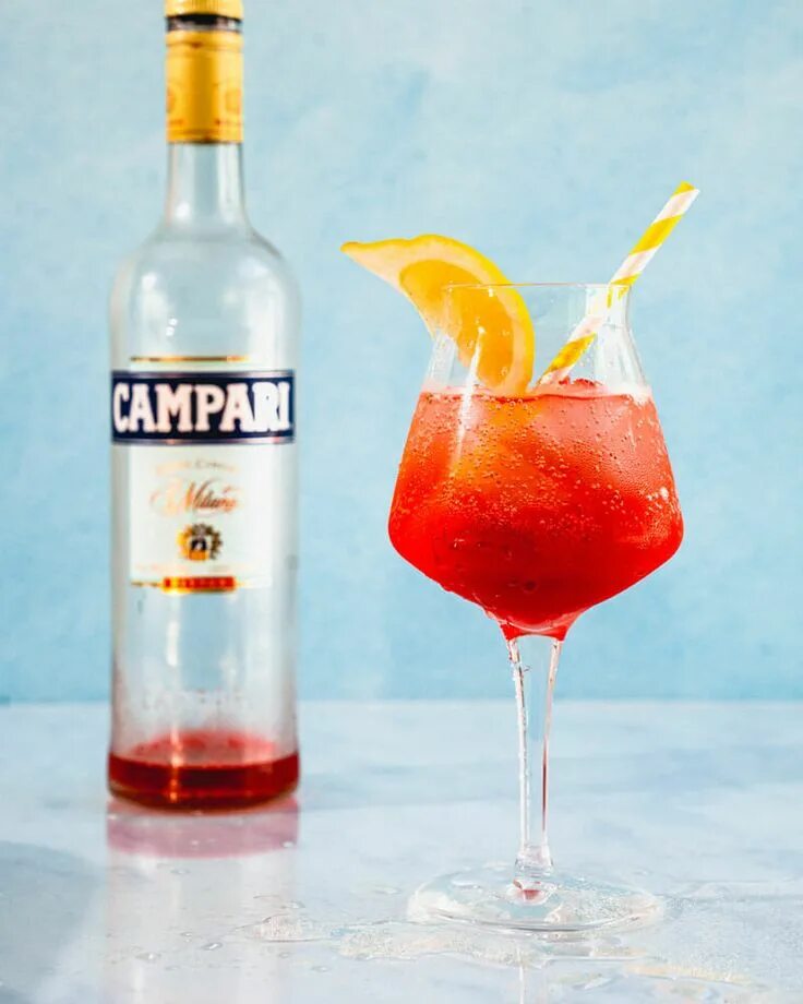 Апероль Спритц коктейль. Кампари Спритц. Биттер Апероль. Campari Spritz коктейль. Апероль кампари