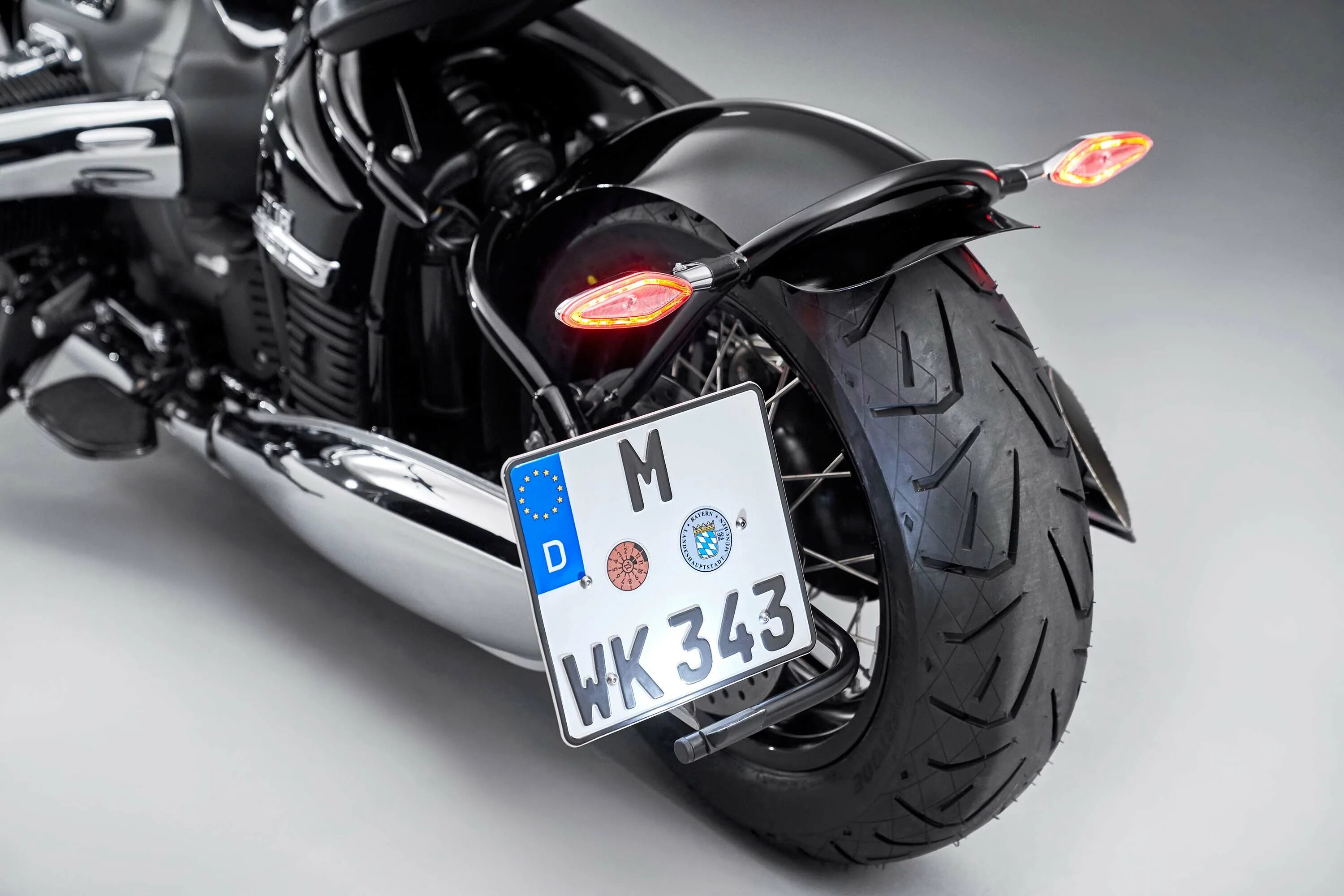 Bmw r18 купить. BMW r18 Cruiser. BMW r18 2020. Мотоцикл BMW r18 2020. Мотоцикл БМВ 1800сс.