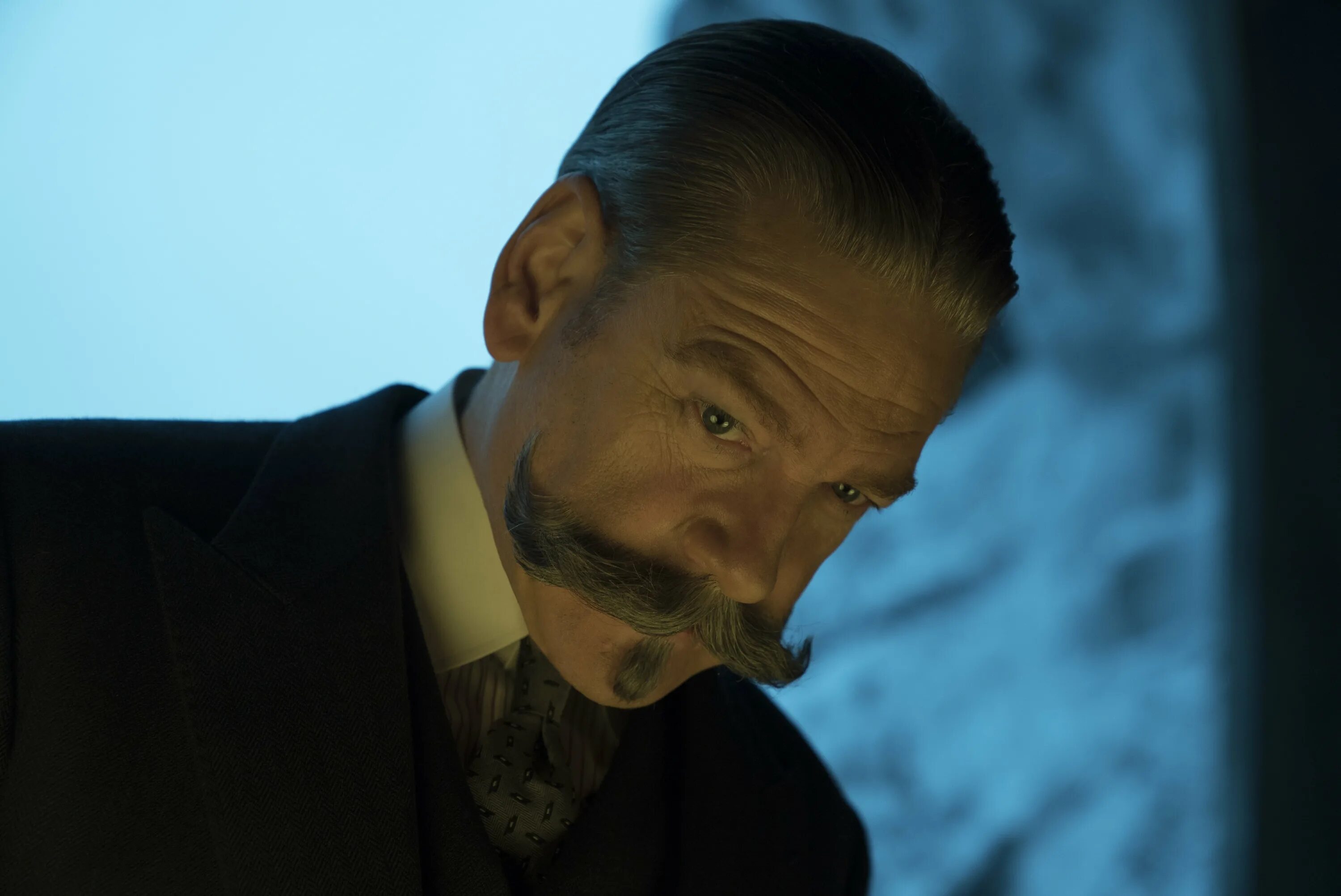 Пуаро новый. Кеннет брана эркюль. Кеннет брана эркюль. Эркюль пуаро восточный экспресс. Эркюль пуаро восточный экспресс.