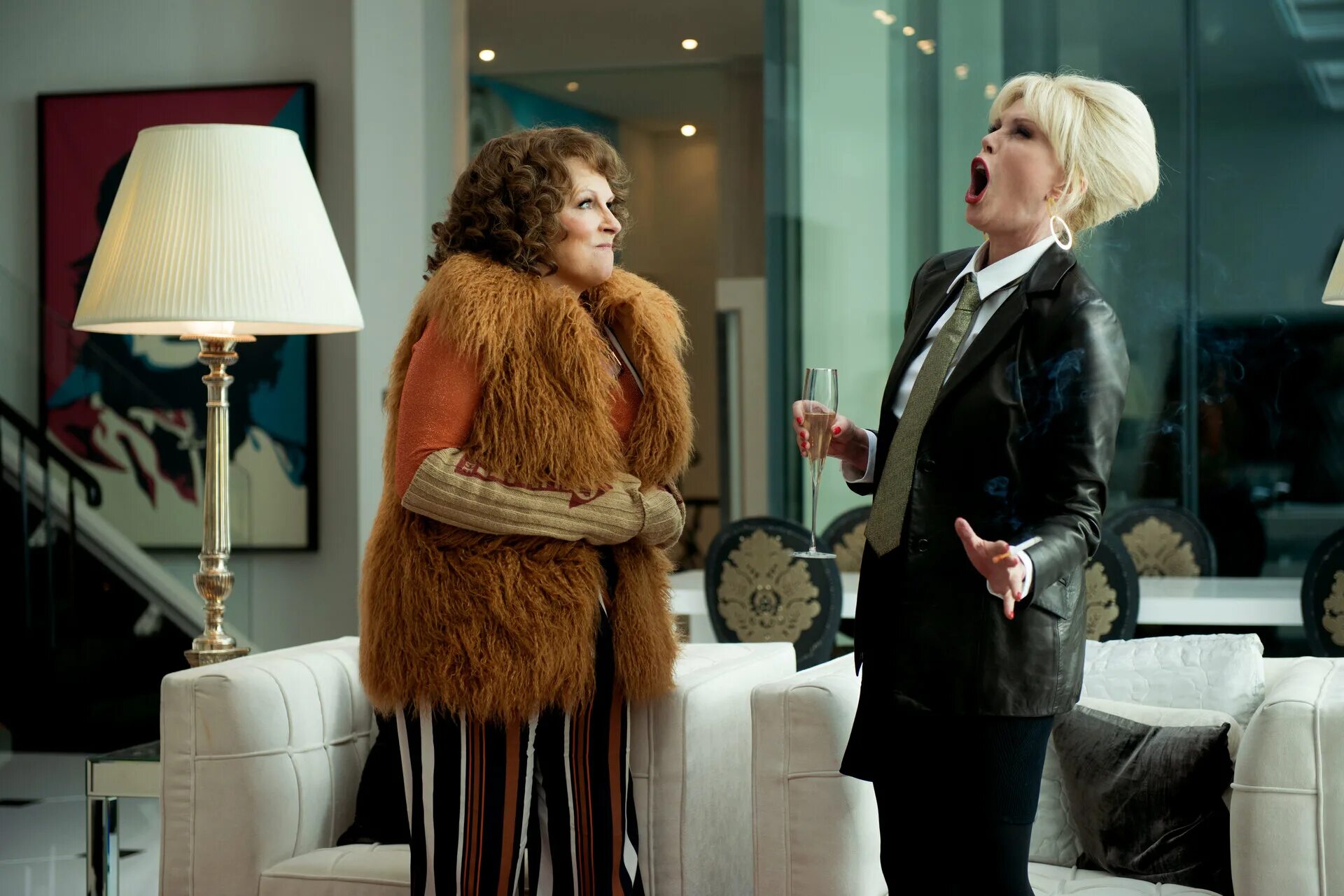 Просто потрясающе фильм 2016. Красиво жить не запретишь сериал. Absolutely fabulous фильм 2016. Просто потрясающе фильм 2015. Просто потрясающе 2016.