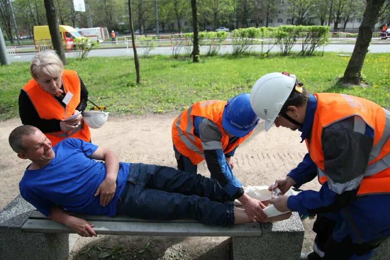 Оператор теплового пункта. Служба тепловых сетей. Ремонт тепловых сетей. Служба тепловых сетей. Аварийная служба тепловых сетей машина.