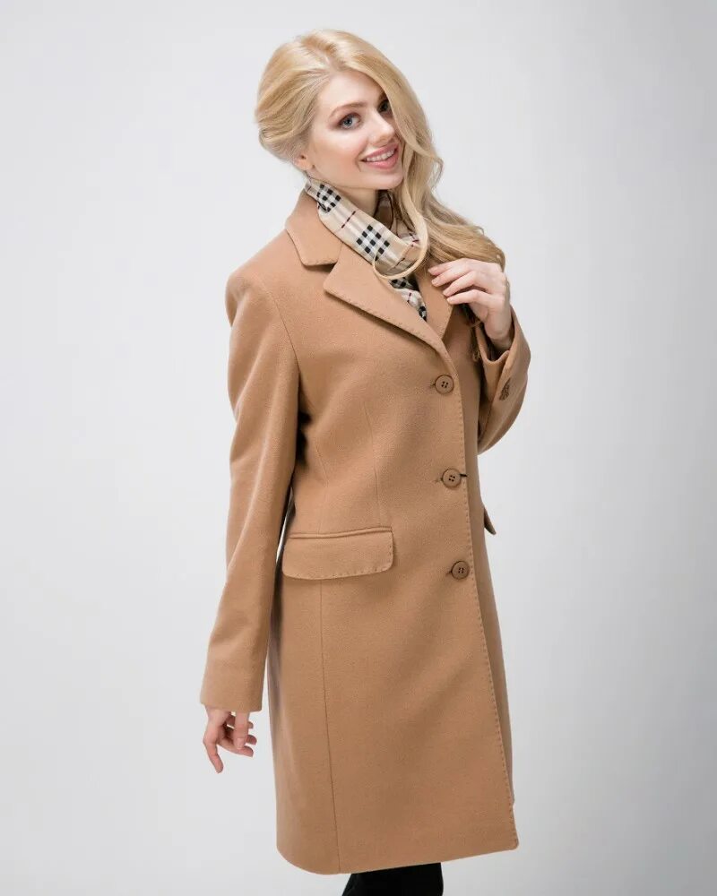 Женское пальто. Бежевое пальто. Классическое пальто. Классическое пальто женское.