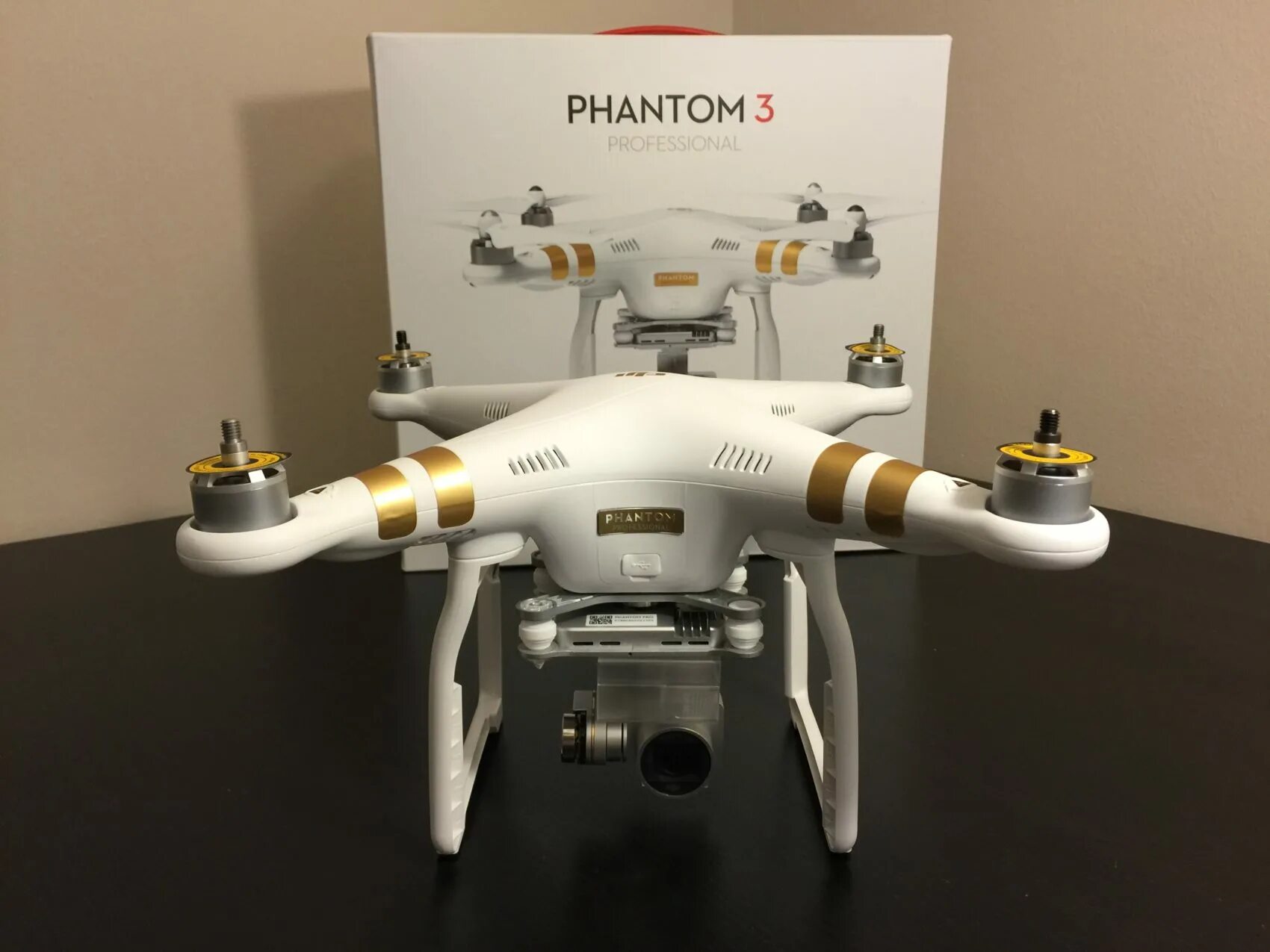Dji phantom 3. Phantom 3 полезная нагрузка. Квадрокоптер фантом 3 стандарт. Dji phantom 3 standard. Квадрокоптер dji phantom 4 advanced.