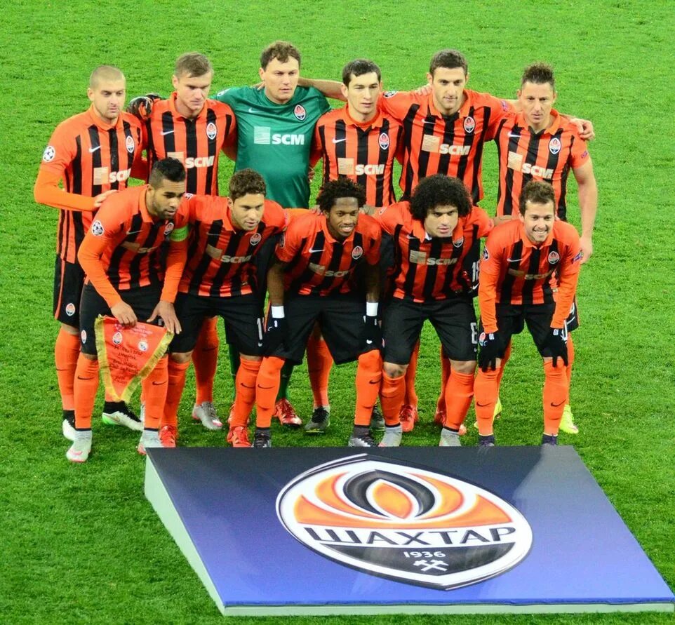 Футбольная команда Шахтер. Футбольная команда Шахтер Донецк. FC Shakhtar Donetsk игроки ФК «шахтёр» Донецк. Футбольная команда Донецкий Шахтер.