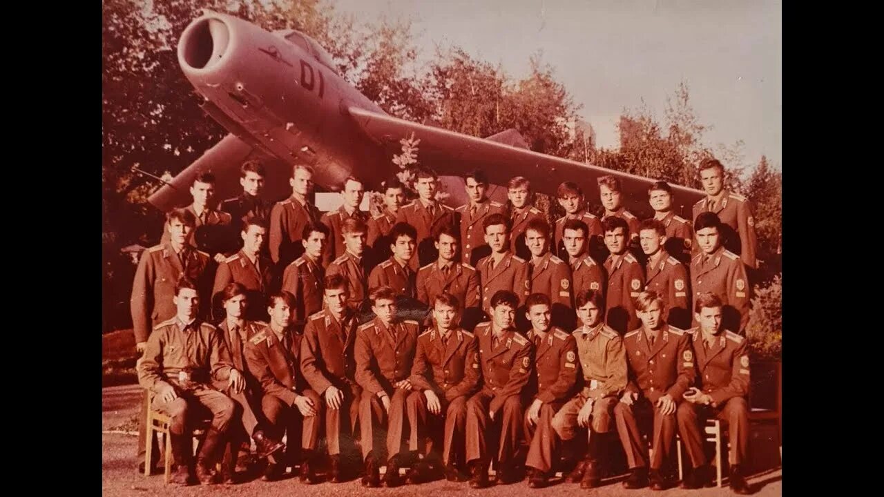 Оренбург 1945 летное училище. 1-е военное авиационное училище лётчиков имени к. Гагарин в оренбурге в авиационном училище. Оренбургское летное военное училище. Оввакул оренбург.