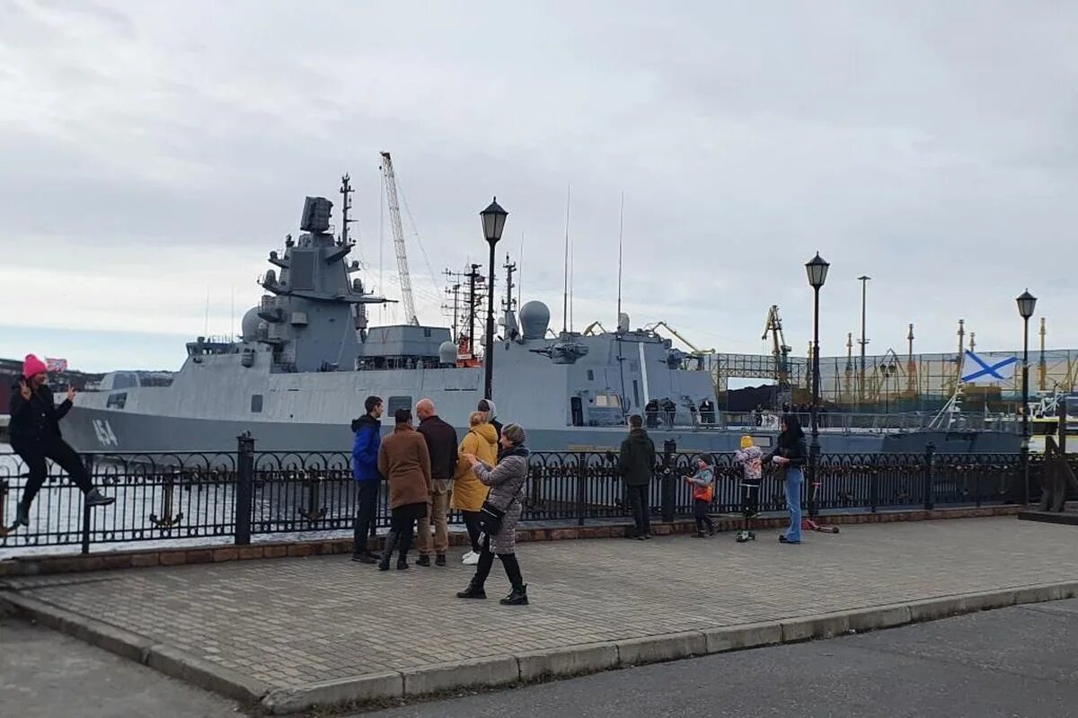 Адмирал касатонов корабль. Адмирал флота касатонов фрегат. Мвмс 2023 в кронштадте. Фрегат мурманск. Военно-морской салон 2023 в кронштадте.