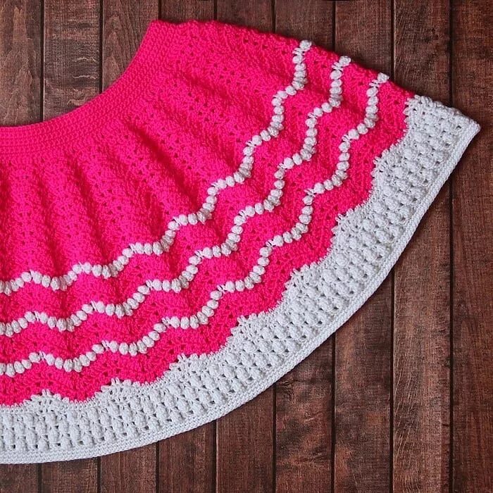 Вязаная юбка. Юбка вязаная красная летняя. Юбка крючком для девочки. Вязание юбочки. Вязаная юбка клиньями.