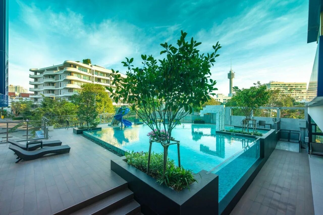 Паттайя отель Хилл Фреско. Сиам Ориентал Твинс Паттайя Пратамнак. Sirin Exclusive Hotel Residence Pattaya. Prima Hotel Pattaya 4 местоположение.