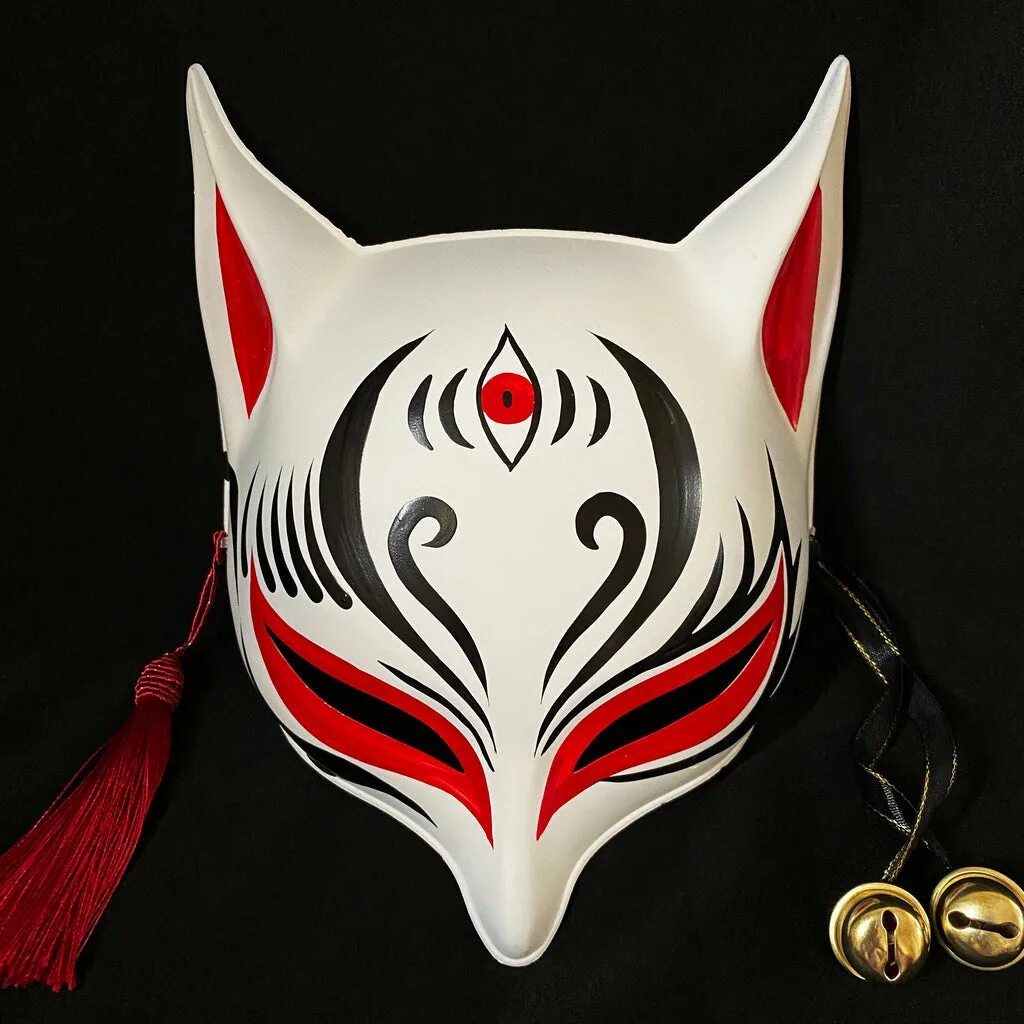 Маска Кицунэ. Японская маска Кицунэ. Маска Кицунэ в японском театре. Белая маска Кицунэ. Японская маска купить