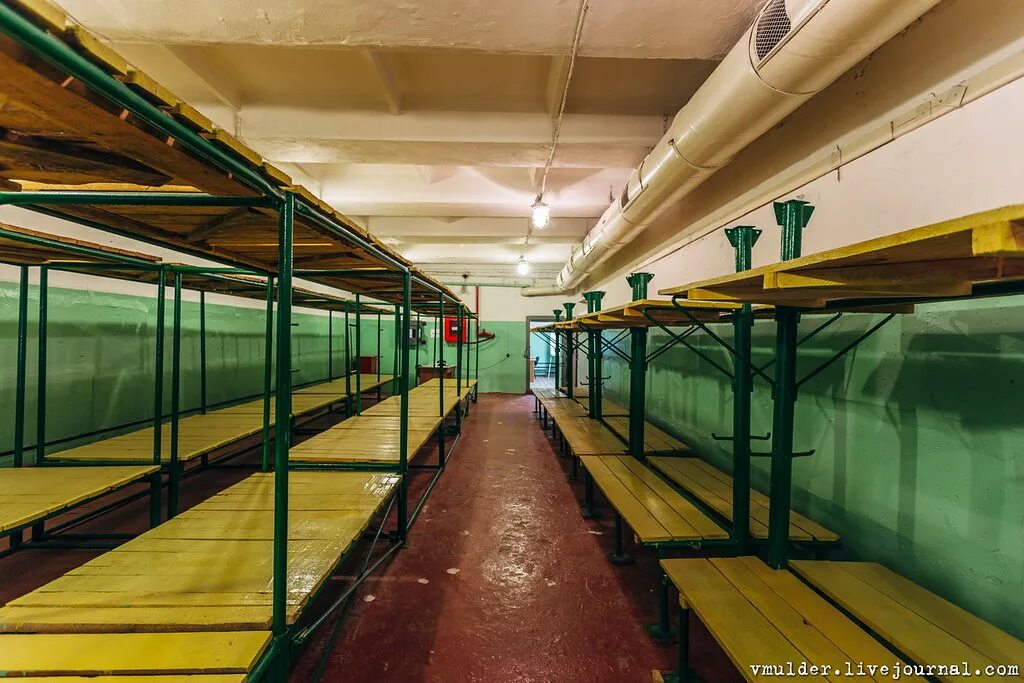 Нары в убежище. Убежище гражданской обороны. Убежища чс. Бомбоубежище гражданской обороны. Убежища чс.