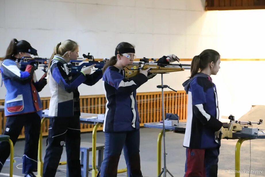 Стрельба спорт. В чемпионате по стрельбе участвуют 31. Соревнования по пулевой стрельбе из мелкокалиберной винтовки. В чемпионате по стрельбе участвуют 31. Чемпионат россии по стрельбе.