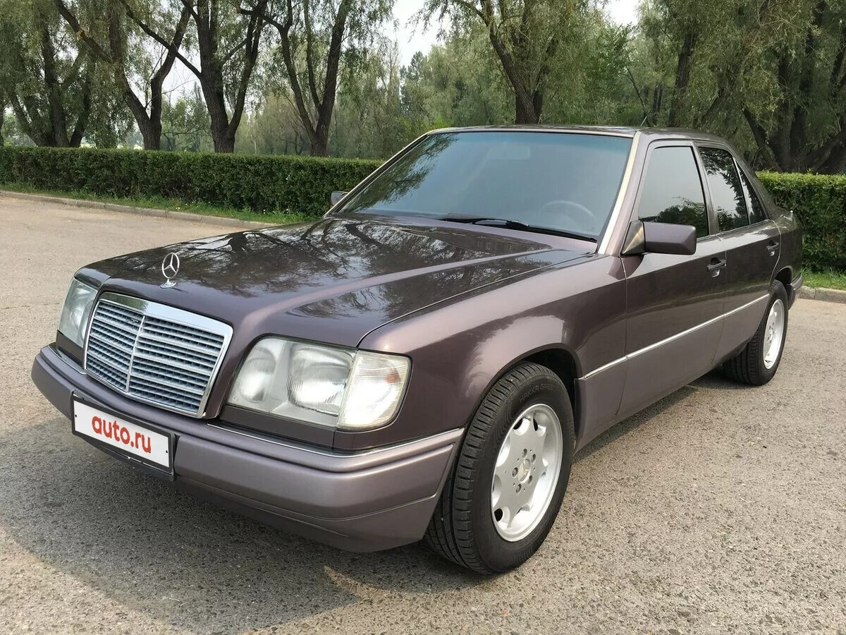 Купить мерседес 124 с пробегом. Mercedes-Benz w124 1994. Mercedes w124 1994. Мерседес Бенц 124 1994. W124 Мерседес 1994.