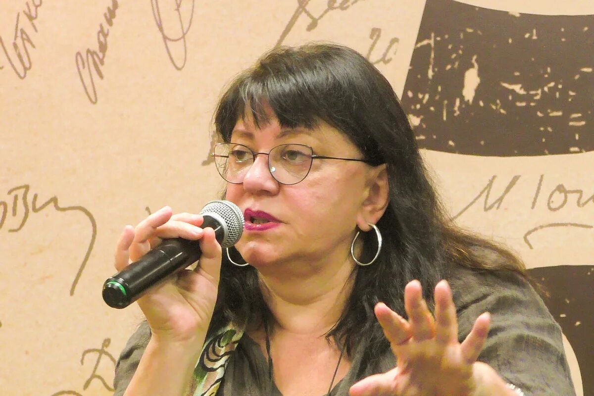 Поселение калиновец воротынский район. Толстая татьяна никитична портрет. Толстая писательница биография татьяна. Ксюша красавица. Натюрморты для копирования живописи.