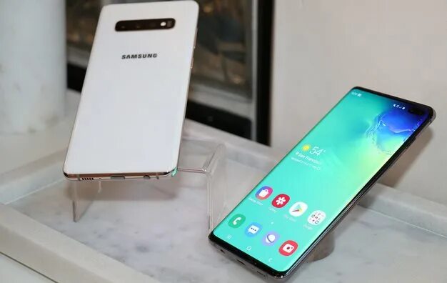 Galaxy s10 ceramic. Samsung s10 plus белый перламутр. samsung s10 plus ceramic white. samsung s10 ceramic. самсунг s10 plus керамика.
