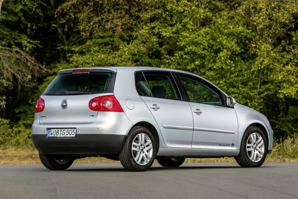 Гольф 2008 купить. Фольксваген гольф 5. Volkswagen гольф 5. Volkswagen Golf 5 поколения. Фольксваген гольф 5 2008.