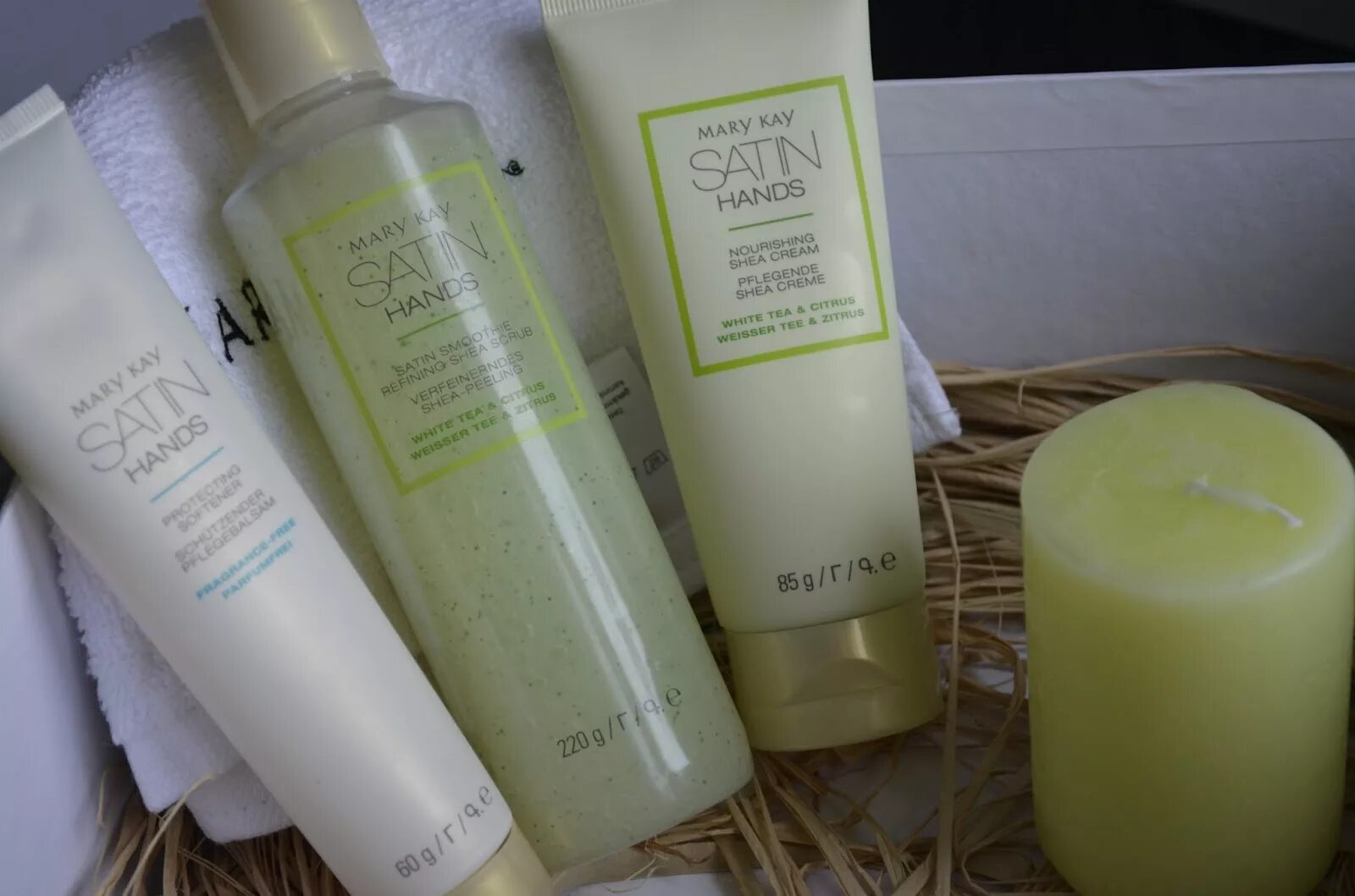 Система бархатные ручки мэри кэй. Mary kay бархатные ручки. Мэри кей наборы в сумочке satin hands. Система для рук мери кей белый чай и цитрус. Satin hands.