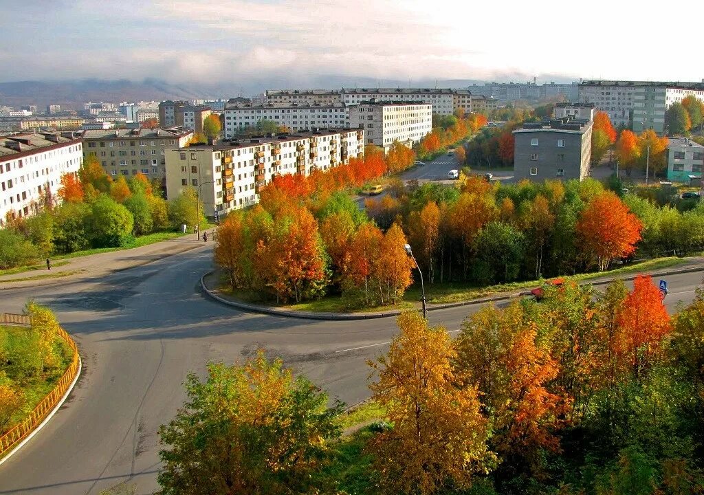 Улицы ковдора. Апатиты (Мурманская область). Осенний Ковдор Мурманск. Кольский полуостров Ковдор. Апатиты (Мурманская область) лето.