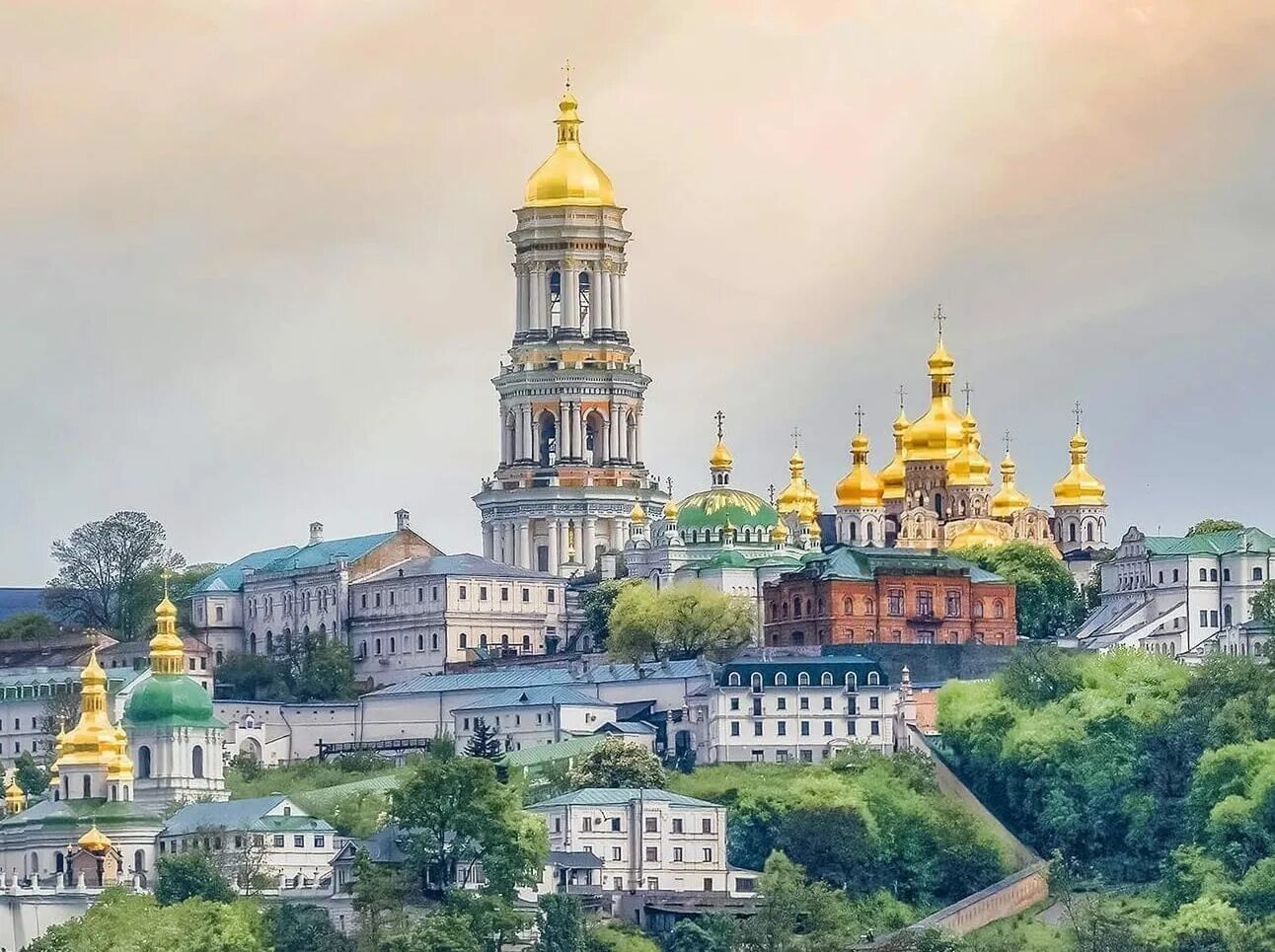 Киево-Печерская Лавра Киев. Киево-Печерская Лавра 1051. Киево Печерский монастырь в Киеве. У евопечерский монастырь.