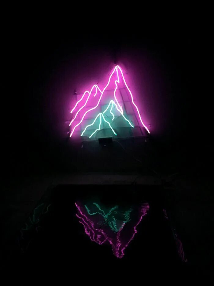 Неоновые горы. Горы неон. неоновая вывеска горы. горы из неона. neon горы.