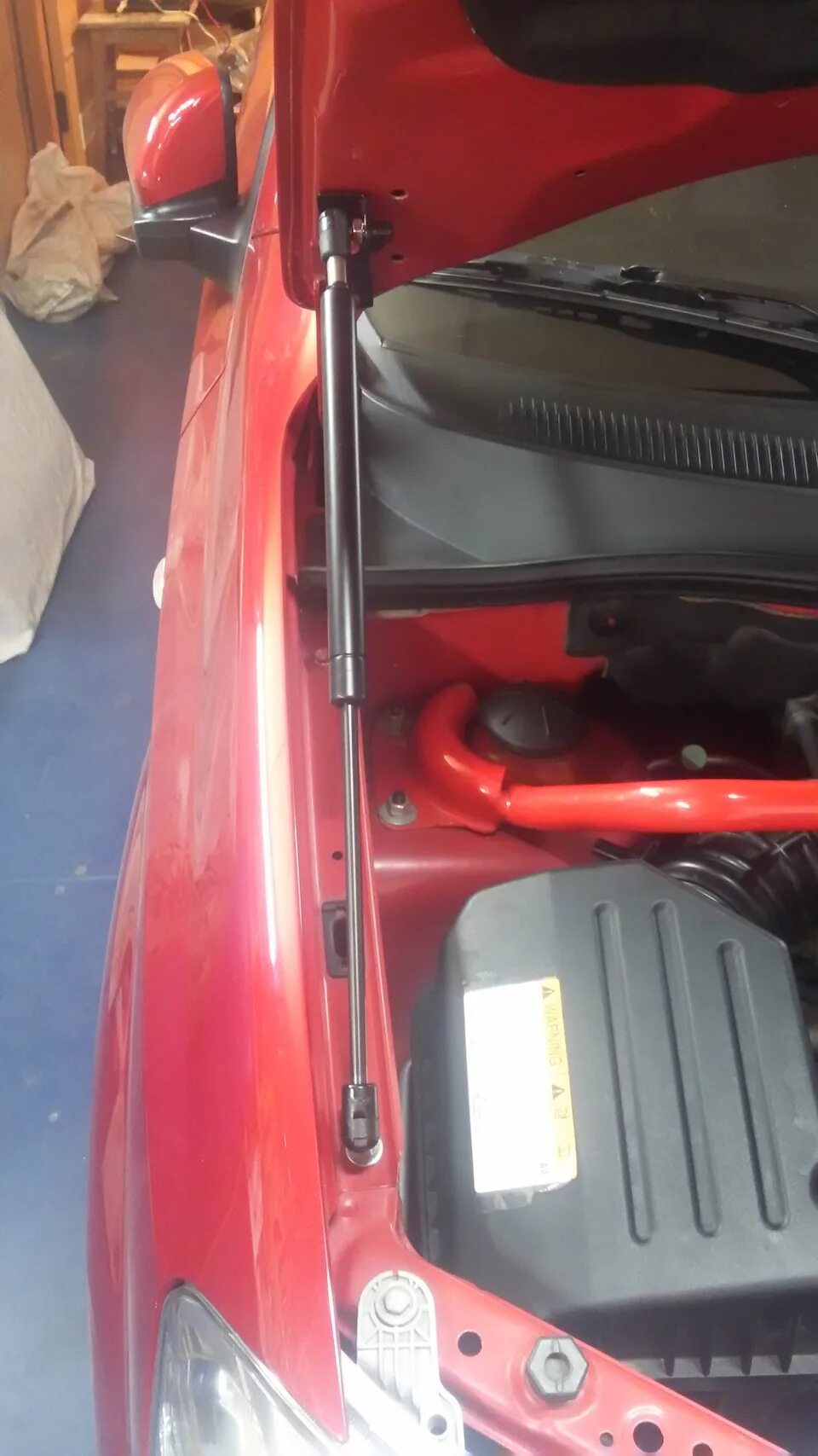 Упоры капота авео. Шумоизоляция капота chevrolet aveo т250. Пневмоподвеска на авео т250. Rival амортизаторы капота 1шт. Газовые упоры капота шевроле авео т250.