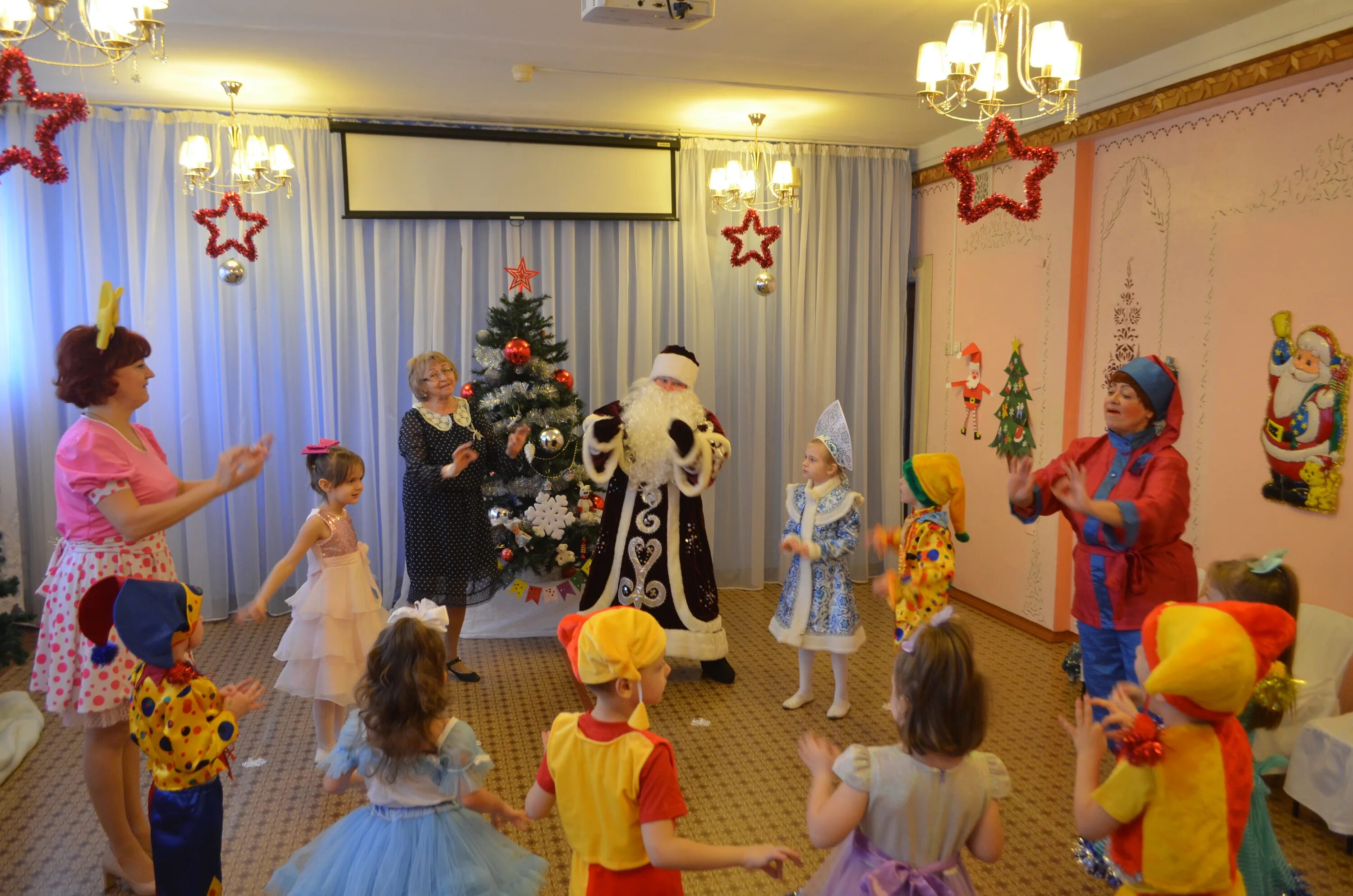 новогодний утренник. утренники в детских садах 2022. новогодние утренники в детских садах. утренники в детских садах 2022. утренник.