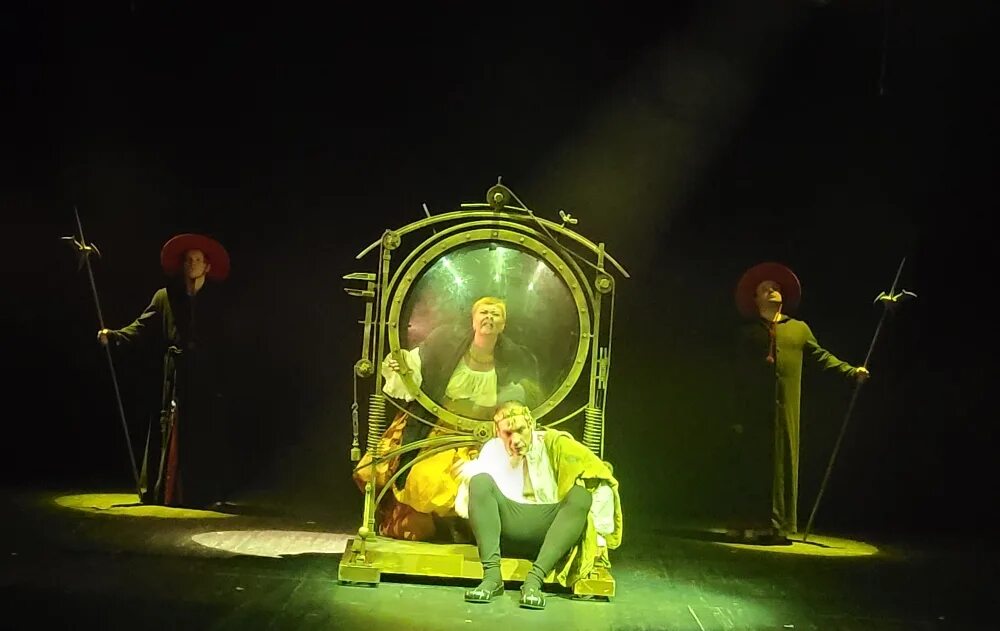 Театр леонардо. Театр модерн леонардо. Театр леонардо. Спектакль леонардо модерн. Спектакль леонардо модерн.