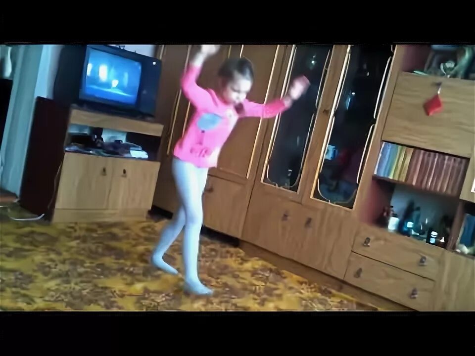 Моей девушки нет дома. Моя гимнастика. моя гимнастика в колготках дома. моя гимнастика дома девочки. мая домашняя гимнастика.