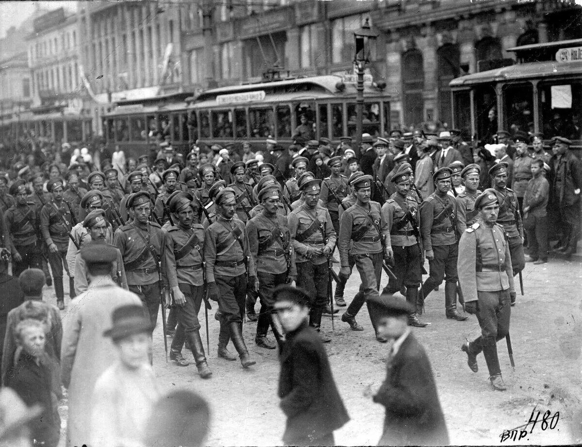 Мятеж 1917 года. Восстание юнкеров в Москве в 1917. Московские Юнкера 1917. Юнкера в Москве 1917. Казаки в Петрограде в 1917 году.