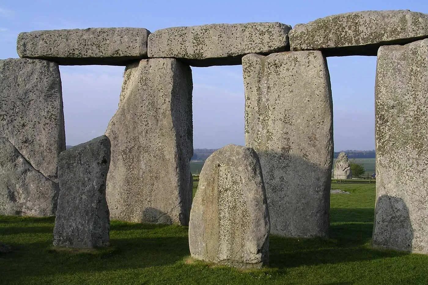 The famous stonehenge. Мегалиты Стоунхендж. Стоунхендж святилище друидов. Мегалиты древности Стоунхендж. Стоунхендж всемирное наследие.