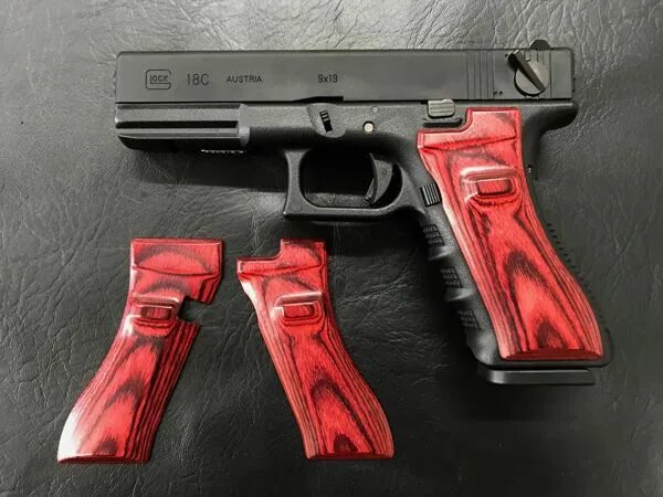 Глок 17 с компенсатором. Glock 17 Red. Глок 17 в обвесе. Глок 17 тюнингованный.