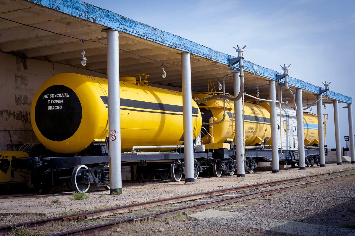 Покраска цистерн. Жилой вагон бочка цуб-2м. Цистерна базилика сверху площадь. Жилая бочка для севера. Подземный бункер бомбоубежище.