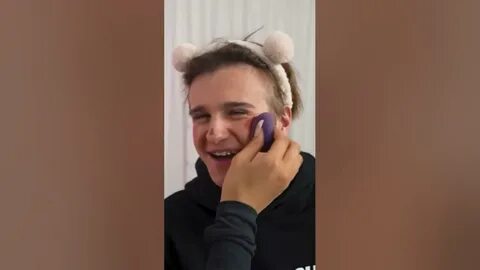 Что в телефоне у давида турова
