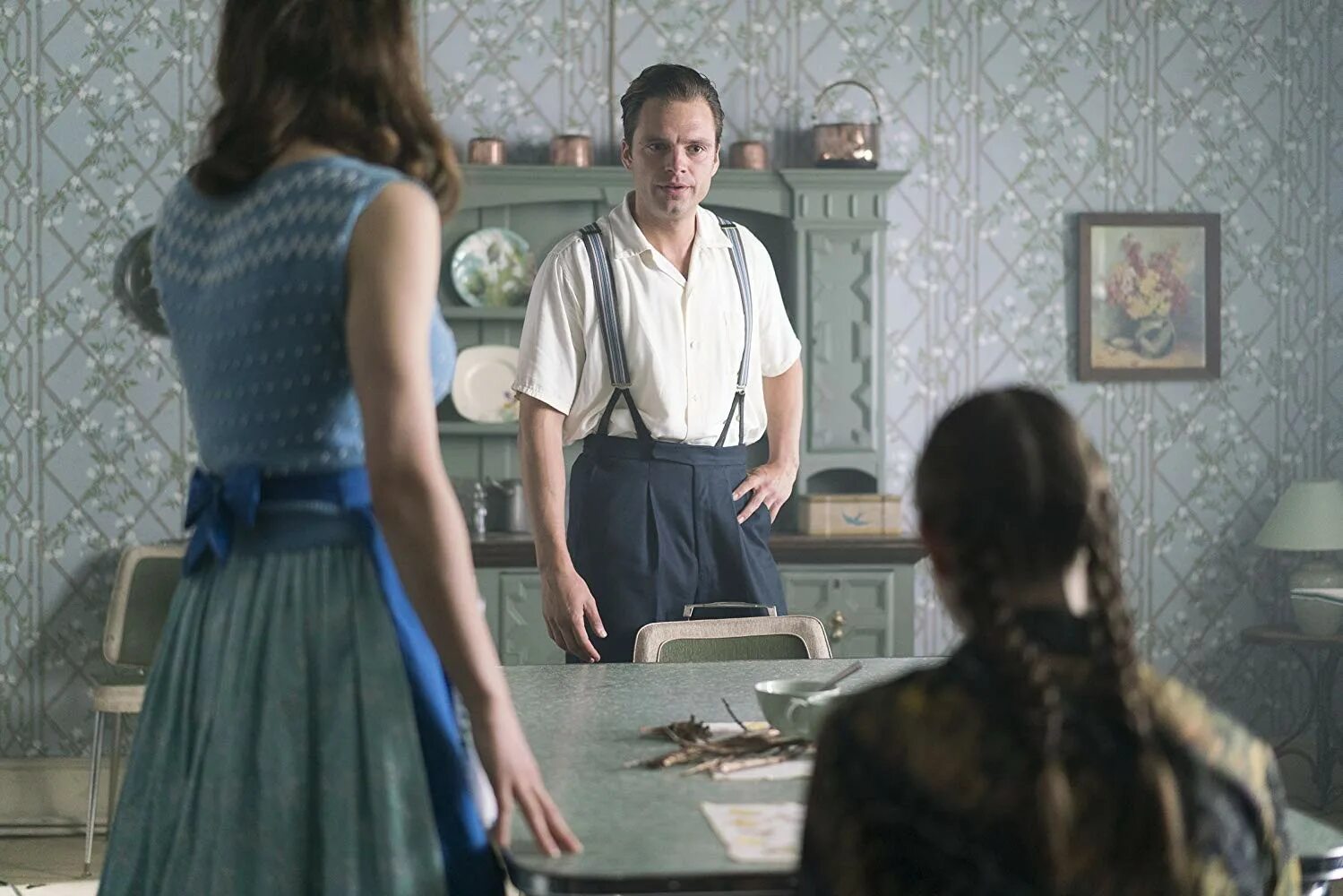 Мы всегда жили в замке (2018). Мы всегда жили в доме. Мы всегда жили в доме. "мы всегда жили в замке" триллер фильм 2018. Себастьян стэн мы всегда жили в замке.