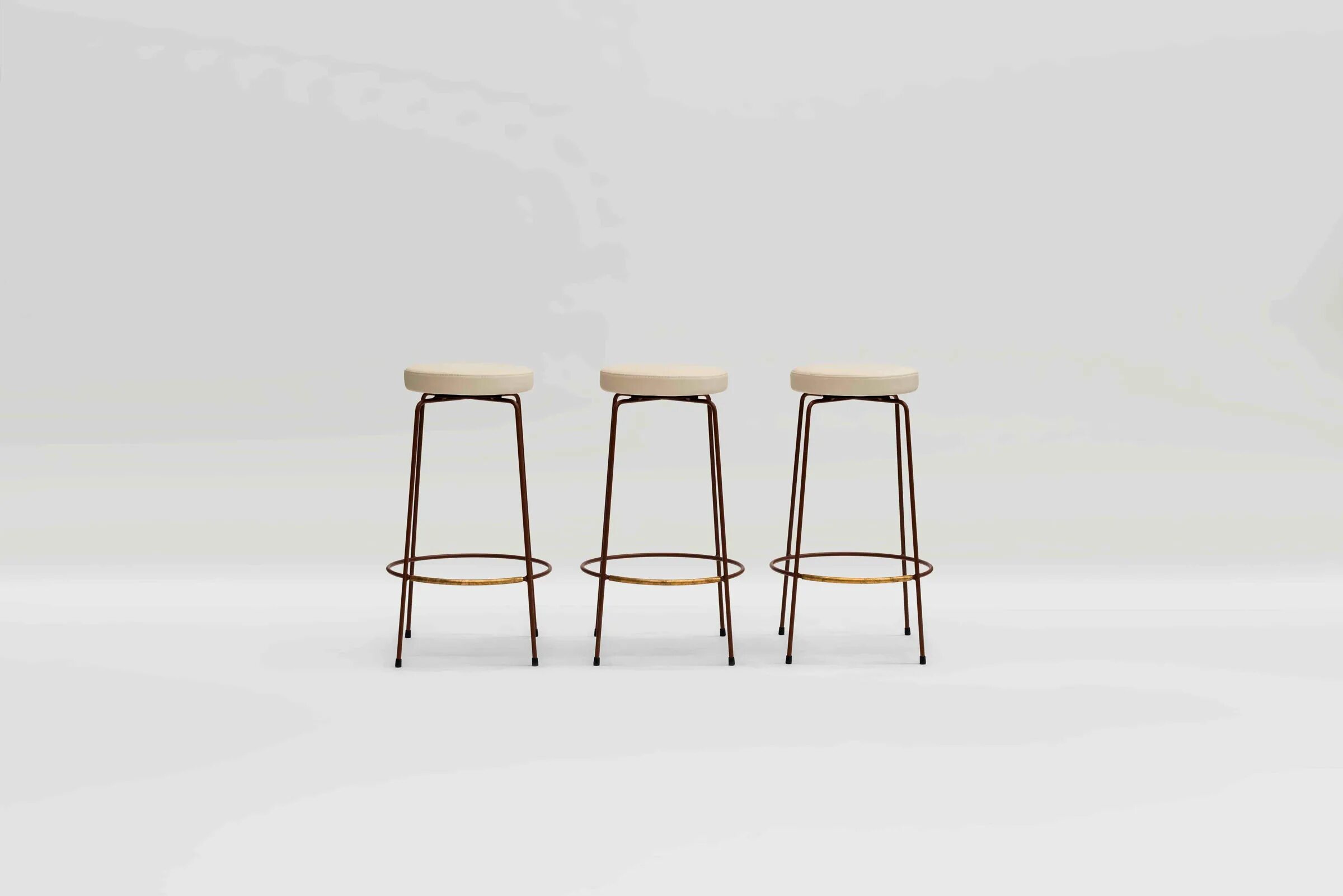 IVA Stool Grazia. Барные стулья the IVA Stool, Grazia & co. Длинный стул. Табурет референс.