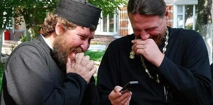 Священник смешно. Православный батюшка. Игумен феодосий чернейкин. Прикольные священники. Андрей кураев священник.