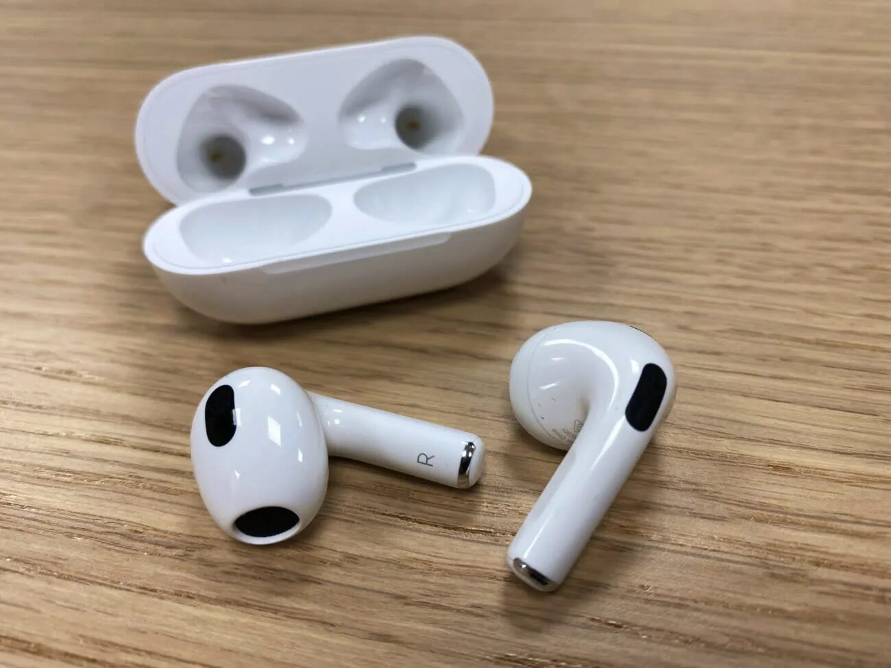 Airpods 2 спб. Apple AIRPODS Pro. AIRPODS Pro 3. Наушники 3 поколения AIRPODS. Наушники эпл 2023.