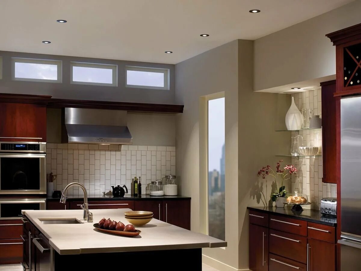 Кухонный потолок. Кухня в потолок. Освещение на кухне. Подвесной потолок на кухне. Потолок кухня видео