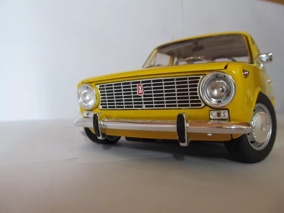 Моделька копейка машина. 1 модель копейки. Ваз 2101 голубая. 1 модель копейки. Ваз 2101 1 8.