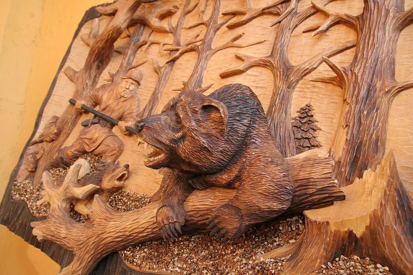 Фигурки из дерева. Вырезание фигурок из дерева. Гребень для волос деревянный. Резьба по дереву рыбы. Резьба по дереву для начинающих.