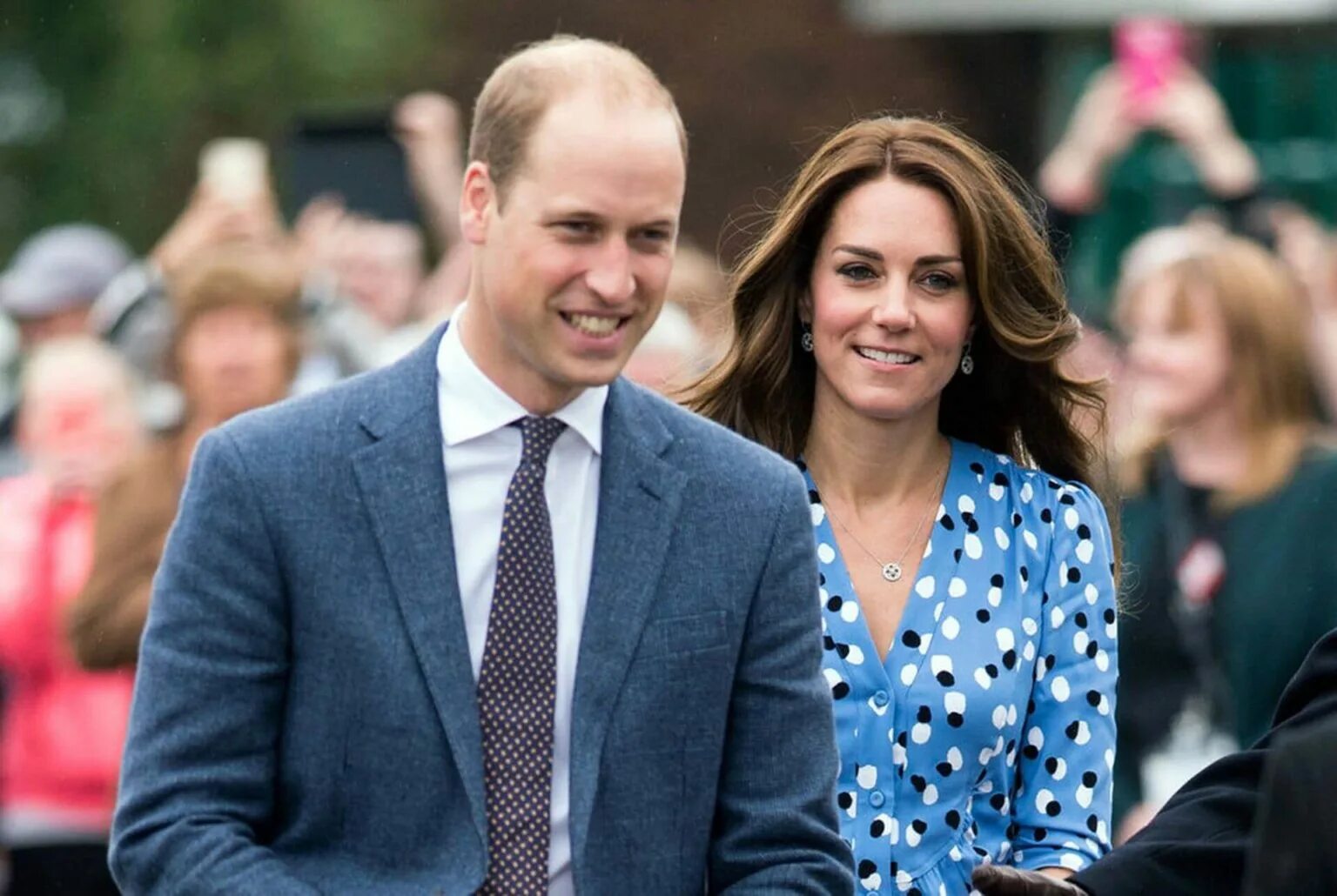 Принц вильям и кейт. Елизавета 2 луи, джордж, шарлотта. Принс вильям и кейт миддлтон. Уильям и кейт миддлтон. Prince william and middleton.