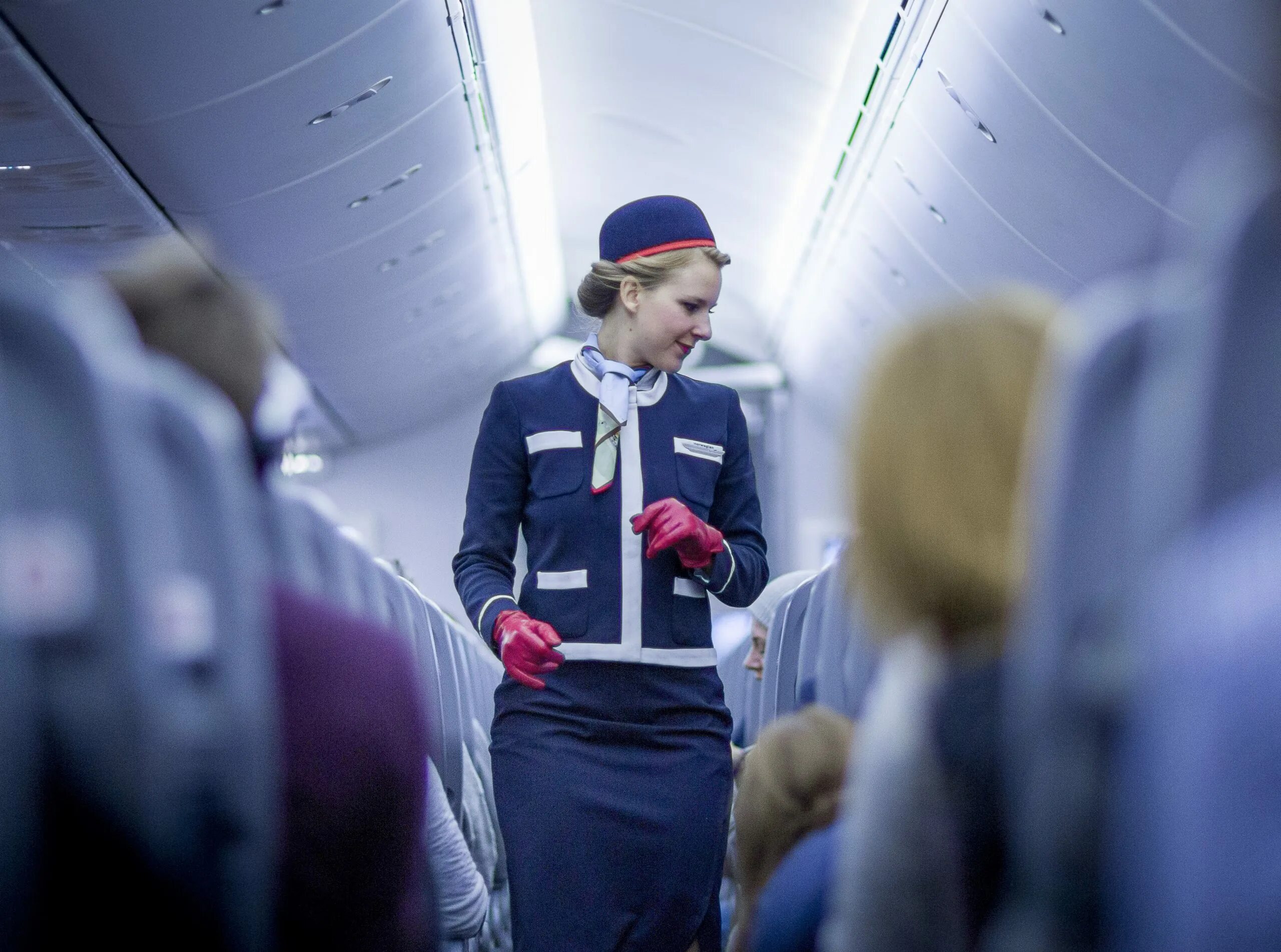 Индонезийские стюардессы. Пассажир экипажа 5. Самолет актау семей. Пассажир экипажа 5. Пассажир экипажа 5.