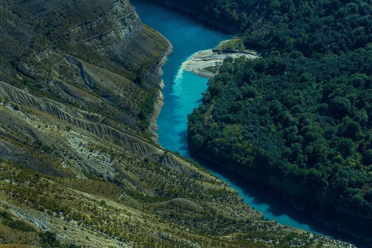 Ущелье машат горный ручей. Каньон чечня сулакский. Река обь ханты-мансийск. Сулакский каньон сверху. Долина реки тлейсерух.
