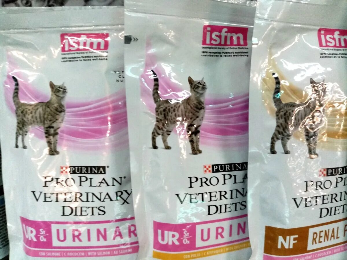 Корма для кошек операция. Purina лечебный корм Пурина. Пурина лечебный корм для кошек мочекаменная болезнь. Корм для кастрированных котов с мкб. Пурина Проплан для стерилизованных котов Уринари.